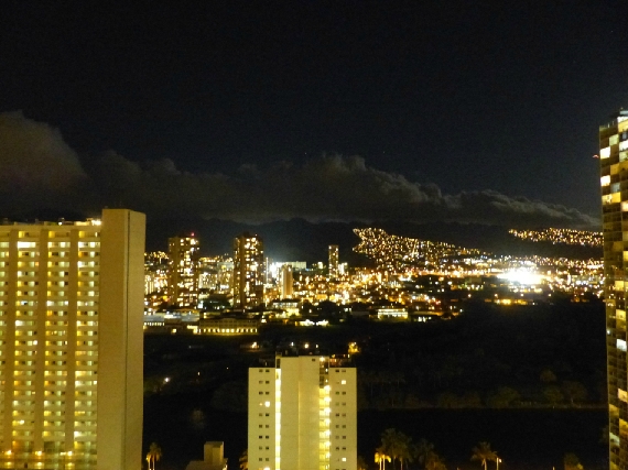 コンドミニアムで楽しむハワイの夜景を楽しむ
